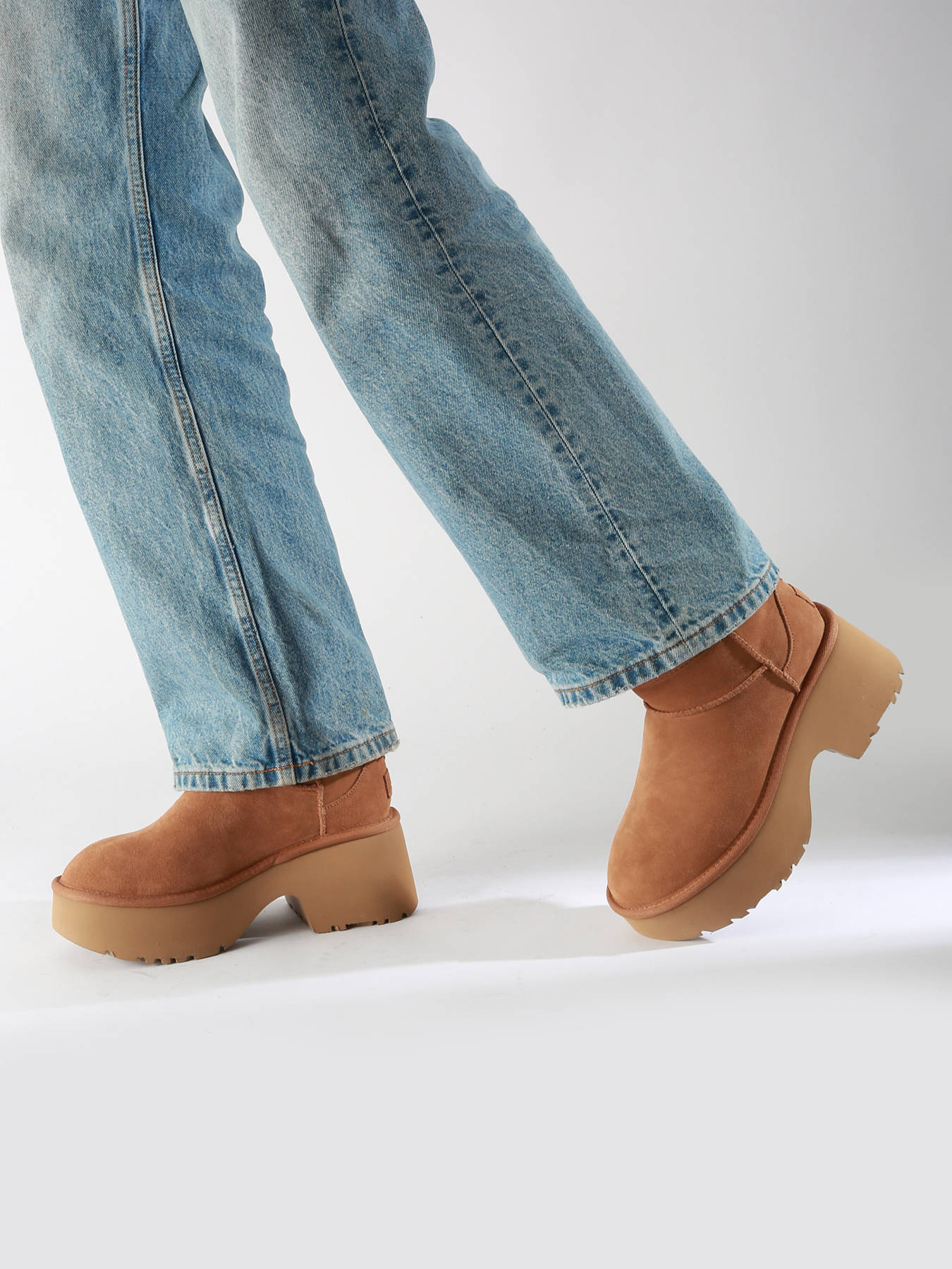 Boots Classic Ultra Mini semelle compense en cuir UGG