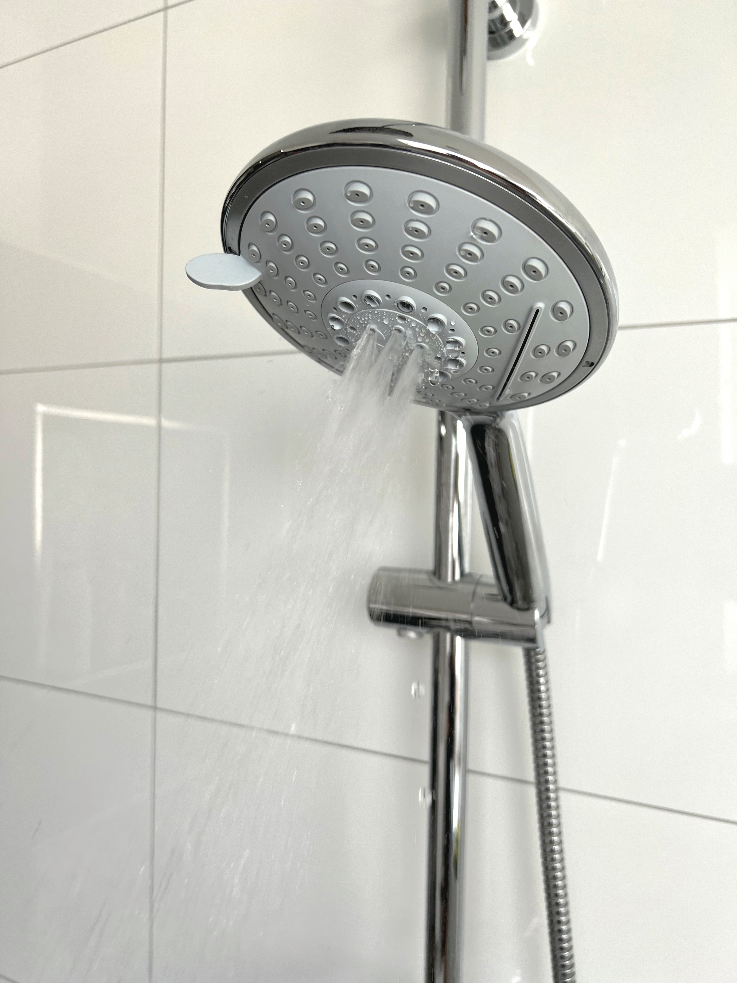 ADOB Handbrause »Wellness Happy N« 1 Stk. tlg. 4 Strahlfunktionen inkl. Schwallstrahlfunktion, Ø 15 cm