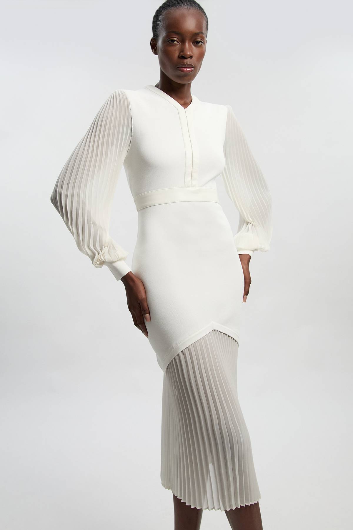 KarenMillen Robe plissée à manches tissées avec synthétique