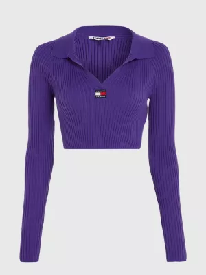 Blusa cropped canelada com emblema