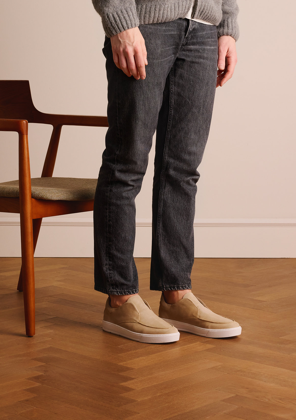 Beige suède loafer