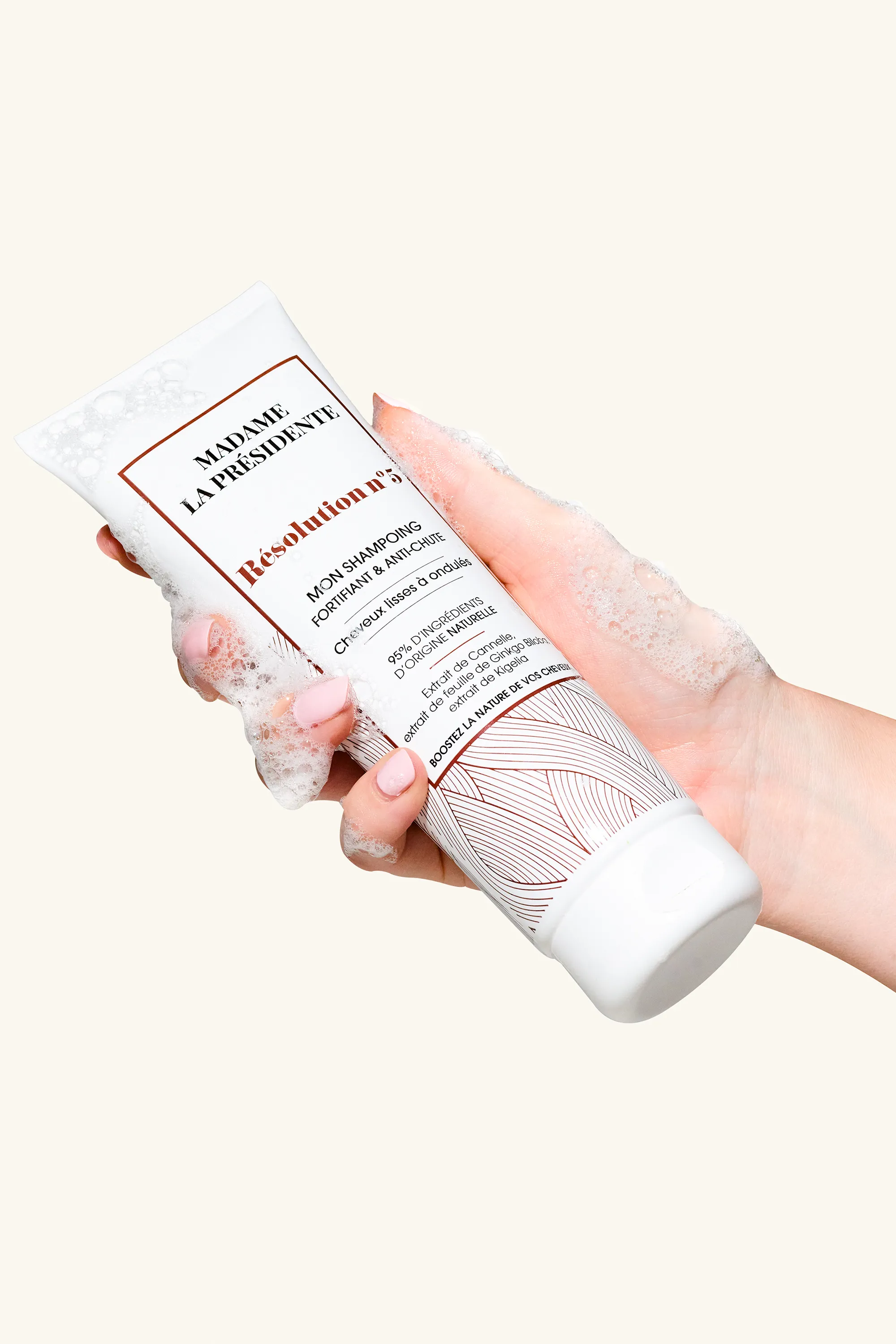 Madame La Présidente Shampoing fortifiant anti-chute cheveux lisses à bouclés Résolution N°5