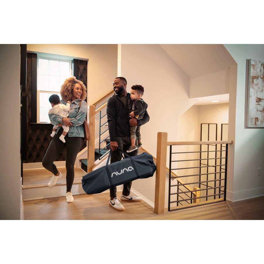 Nuna Reisebett SENA™ aire (mit Reißverschluss) Charcoal