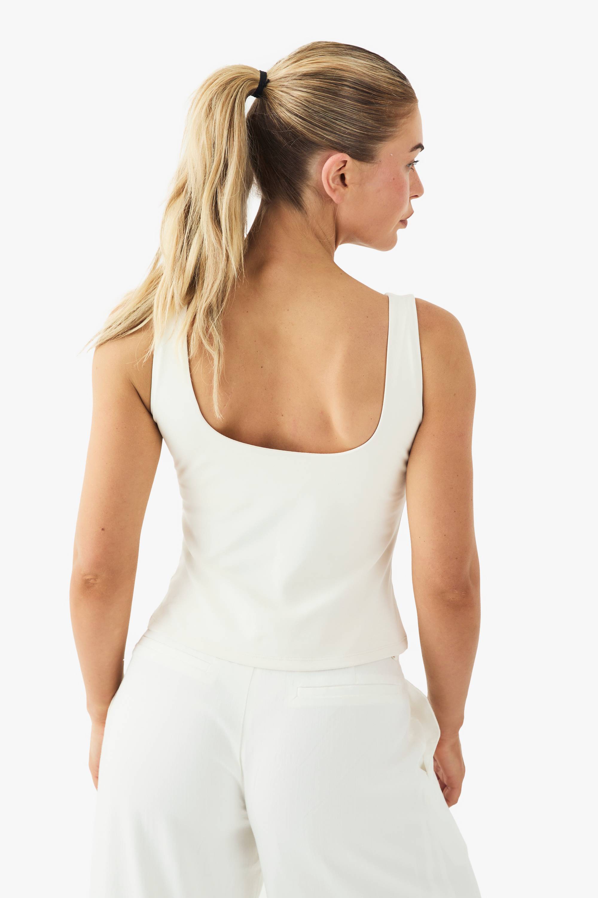 boohoo Débardeur ultra-doux à encolure échancrée avec rembourrage intégré