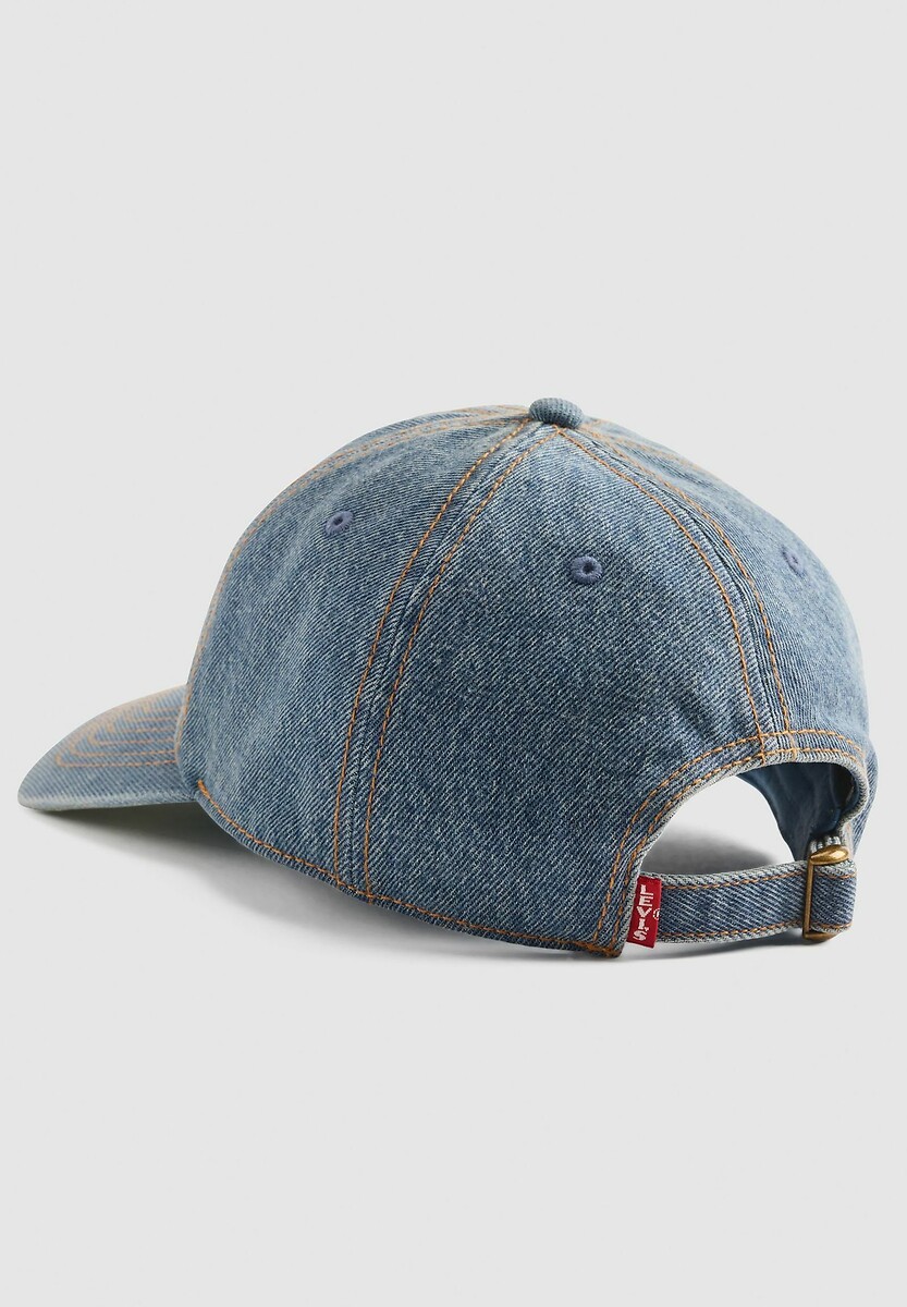Boné Levi's com monograma LS