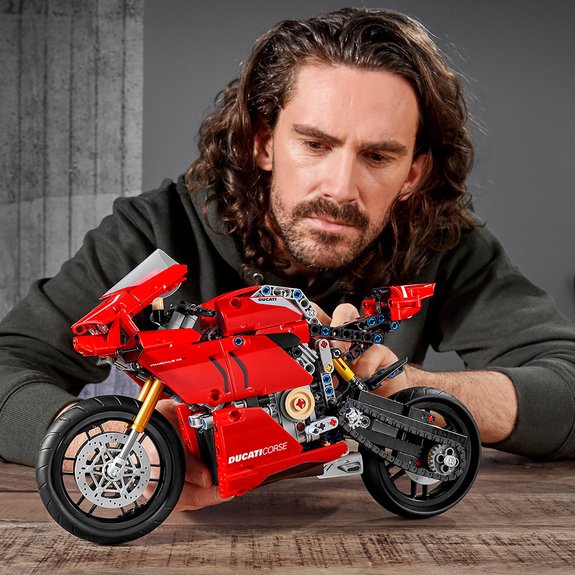Ducati Panigale V4 R LEGO Technic 42107
