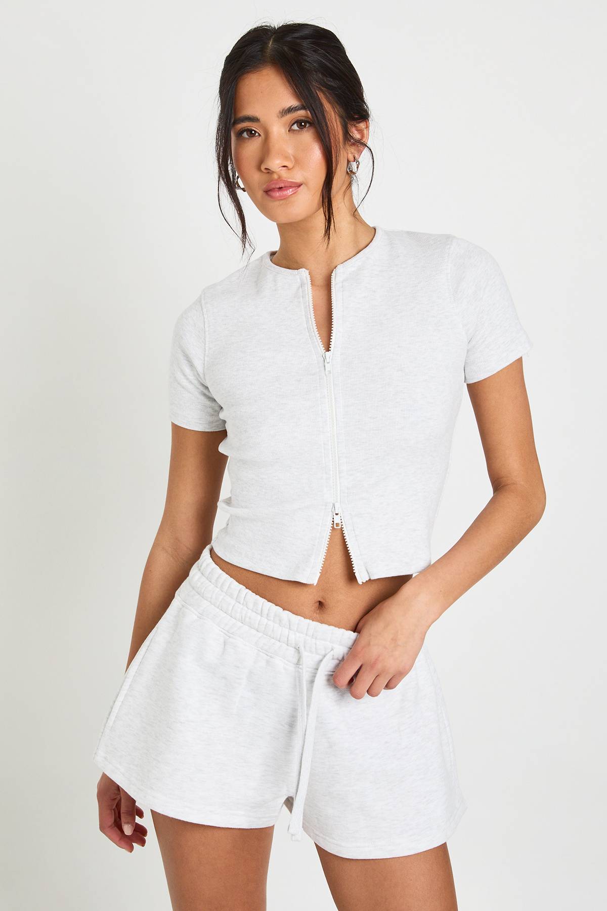 boohoo Ensemble Survêtement Côtelé Avec Haut Zippé À Manches Courtes Et Short