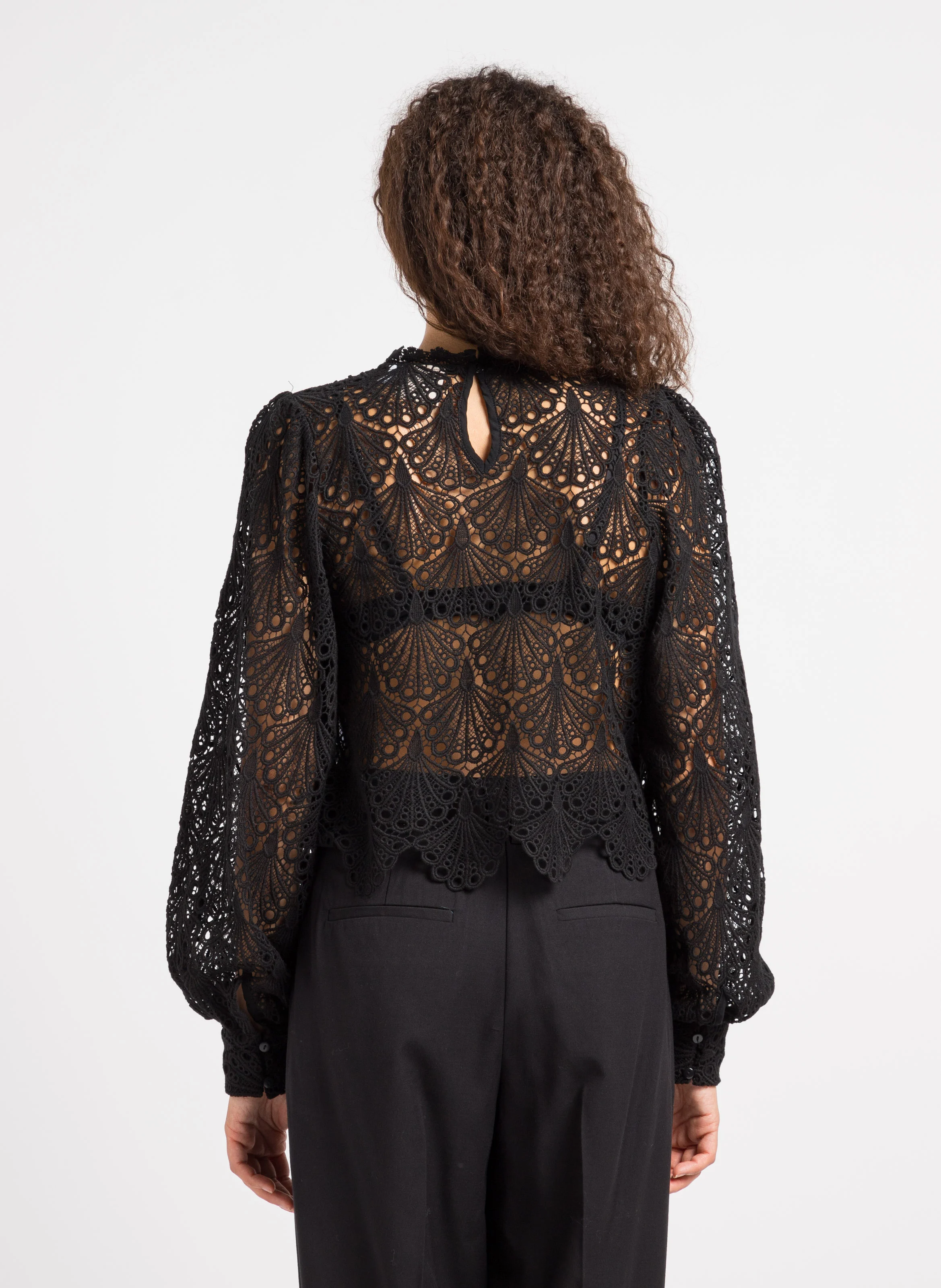 MINJA - Top col montant à dentelle en coton| Noir