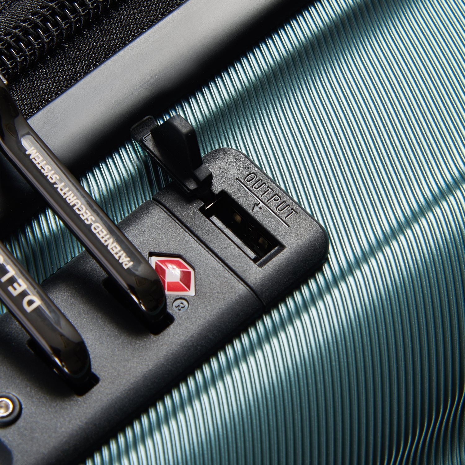 Delsey Shadow 5.0 Cabin Trolley Expandable Front Pocket green