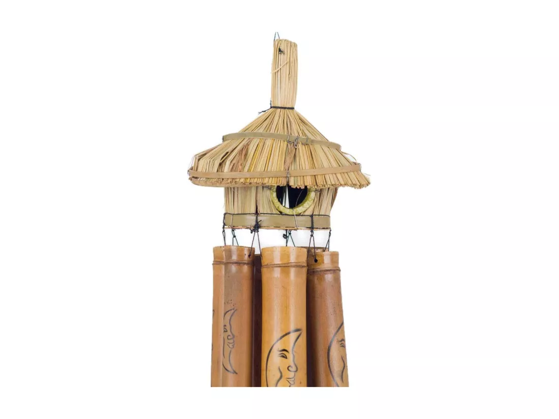 Carillon en bois avec cabane