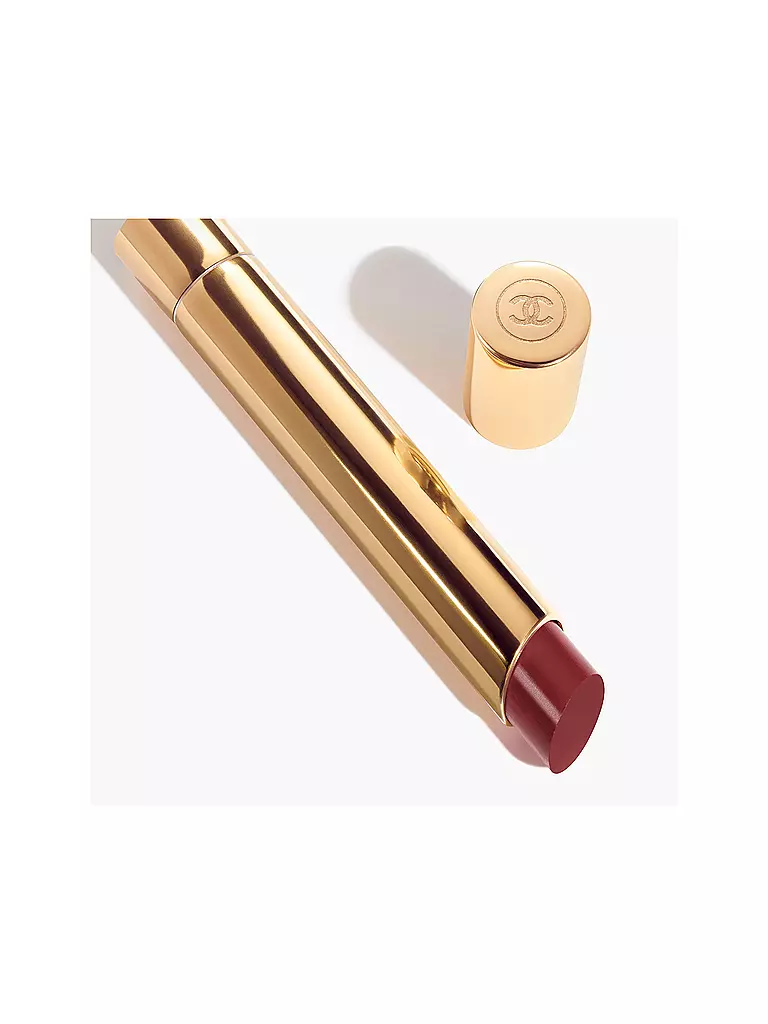 CHANEL FARBINTENSIVER LIPPENSTIFT. KONZENTRIERTE LEUCHTKRAFT UND PFLEGE. NACHFÜLLBAR 2G dunkelrot