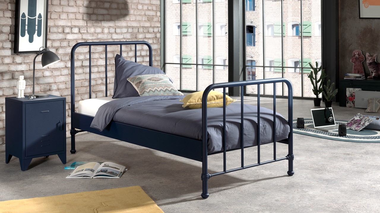 Bed Bronxx met nachtkast blue