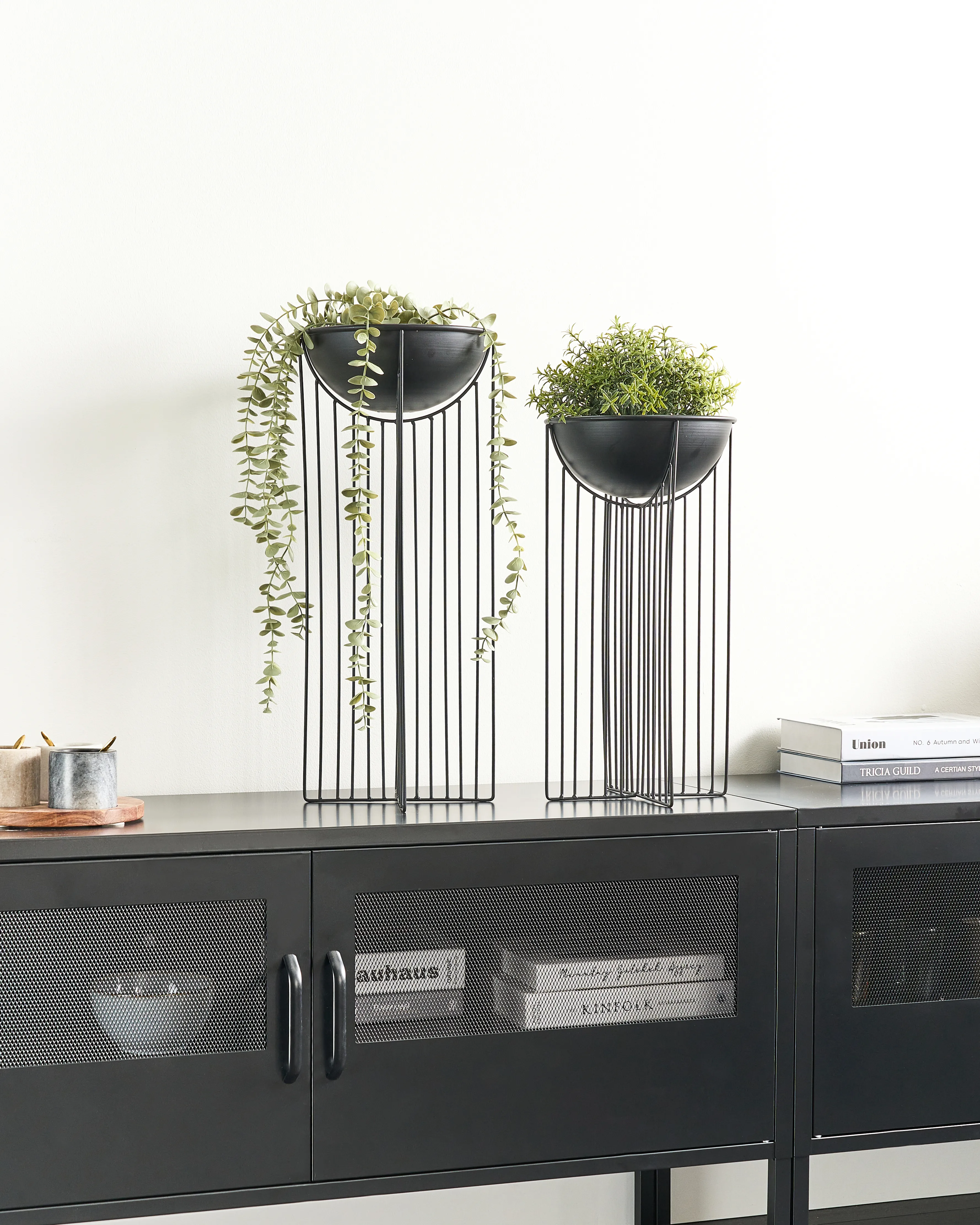 Set van 2 verhoogde bloempotten FICARIA Metaal 22 cm Zwart