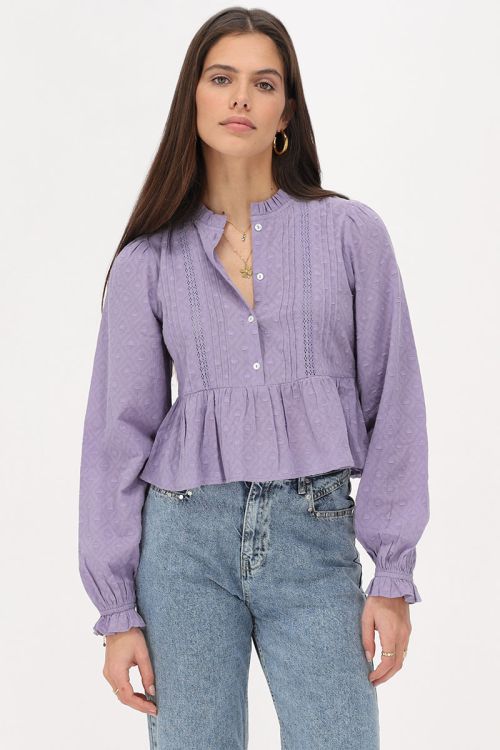 Paarse blouse met pintucks & peplum