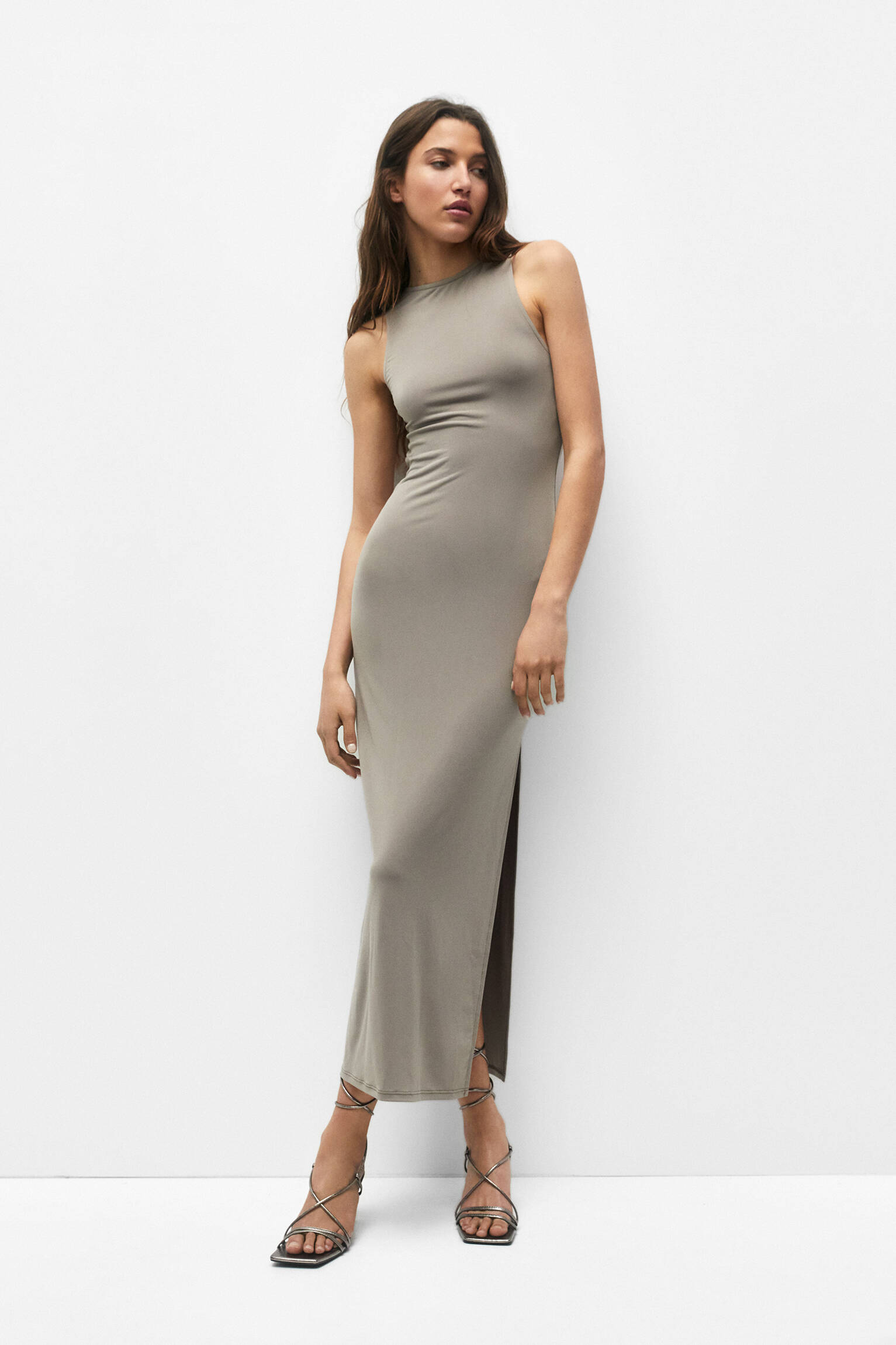 VESTIDO MIDI COM DECOTE NAS COSTAS - BEGE