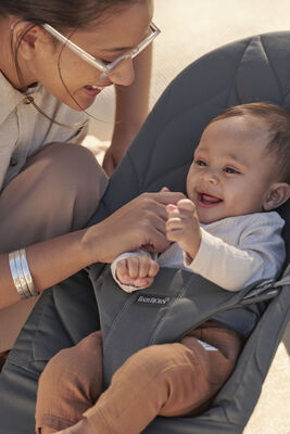 BabyBjörn Bliss Vippestol Vevet Bladmønstret Quilt, Antrasitt