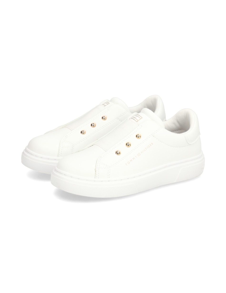 LOW CUT LACE-UP SNEAKER