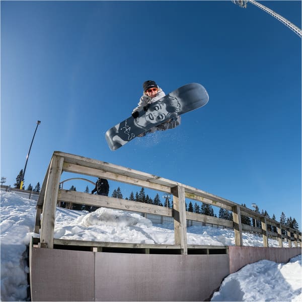Planche de snowboard YES SHIFTER
