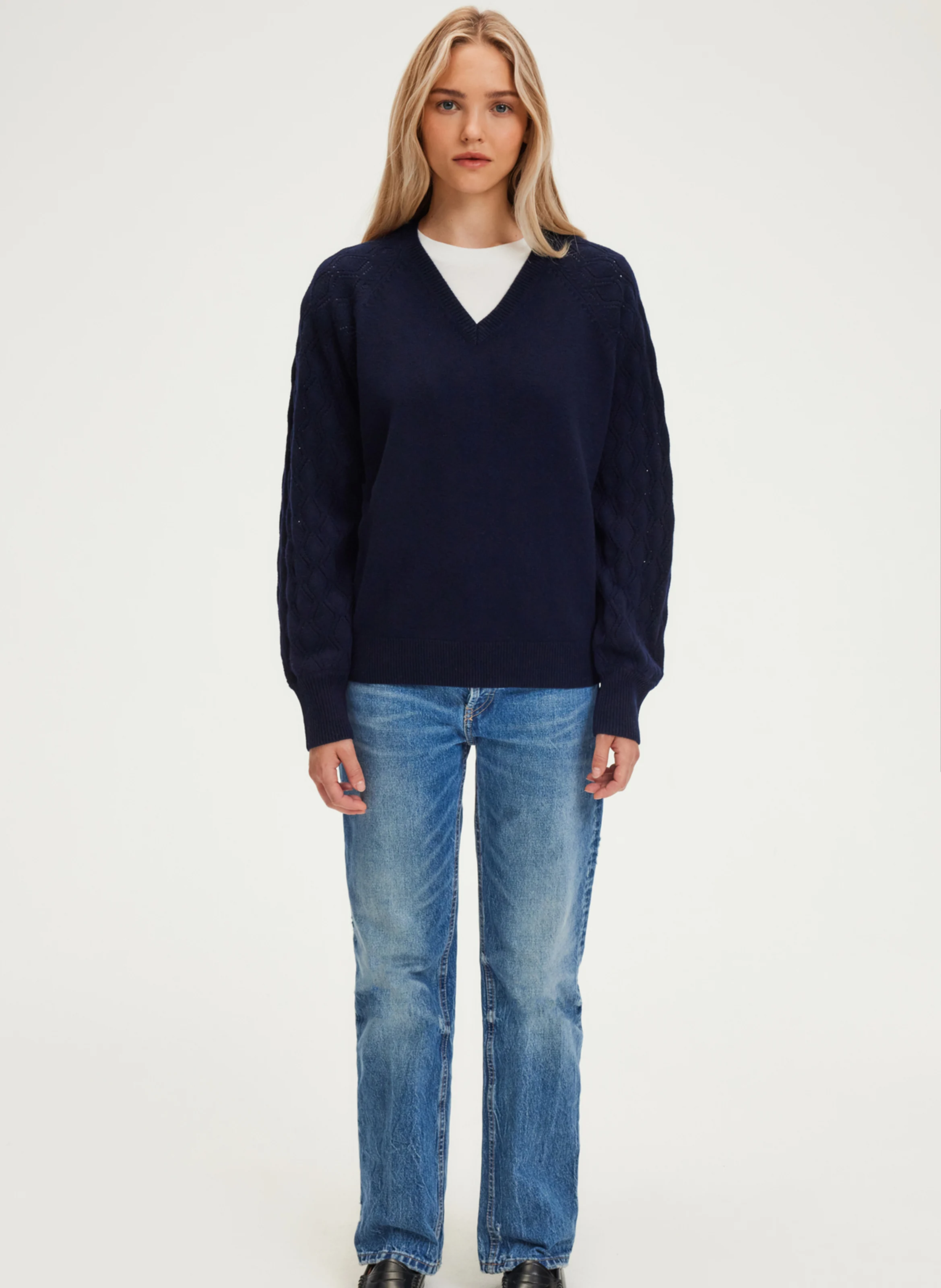 JIOTI - Pull droit col V en laine | Bleu