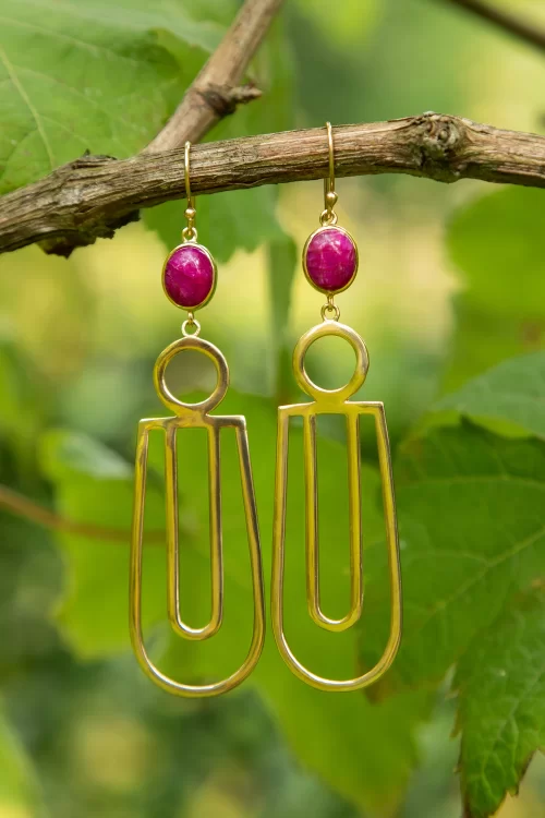 Very Cherry Art Deco Festive oorbellen in goud en robijnrood