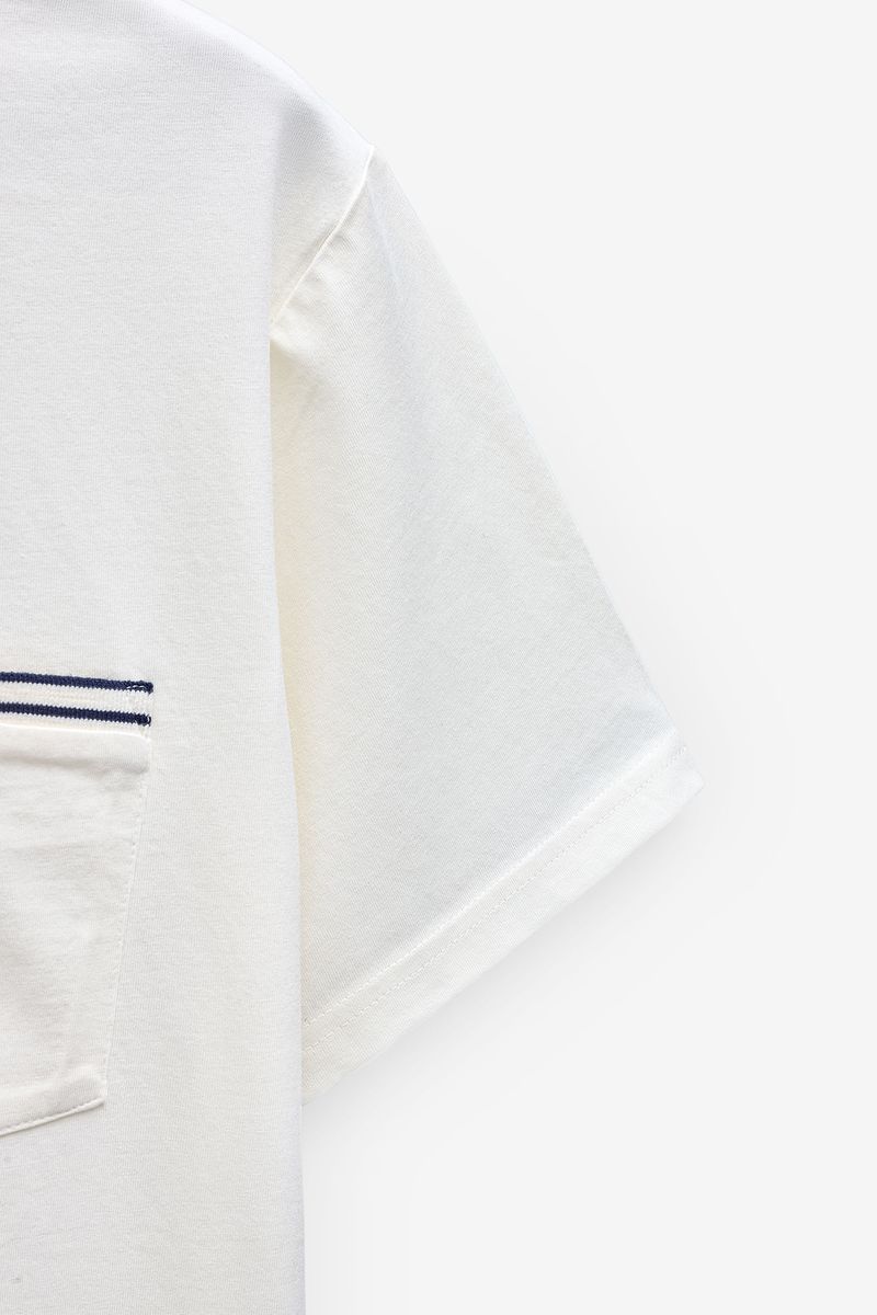 T-SHIRT 100% ALGODÃO COM BOLSO E PRINT