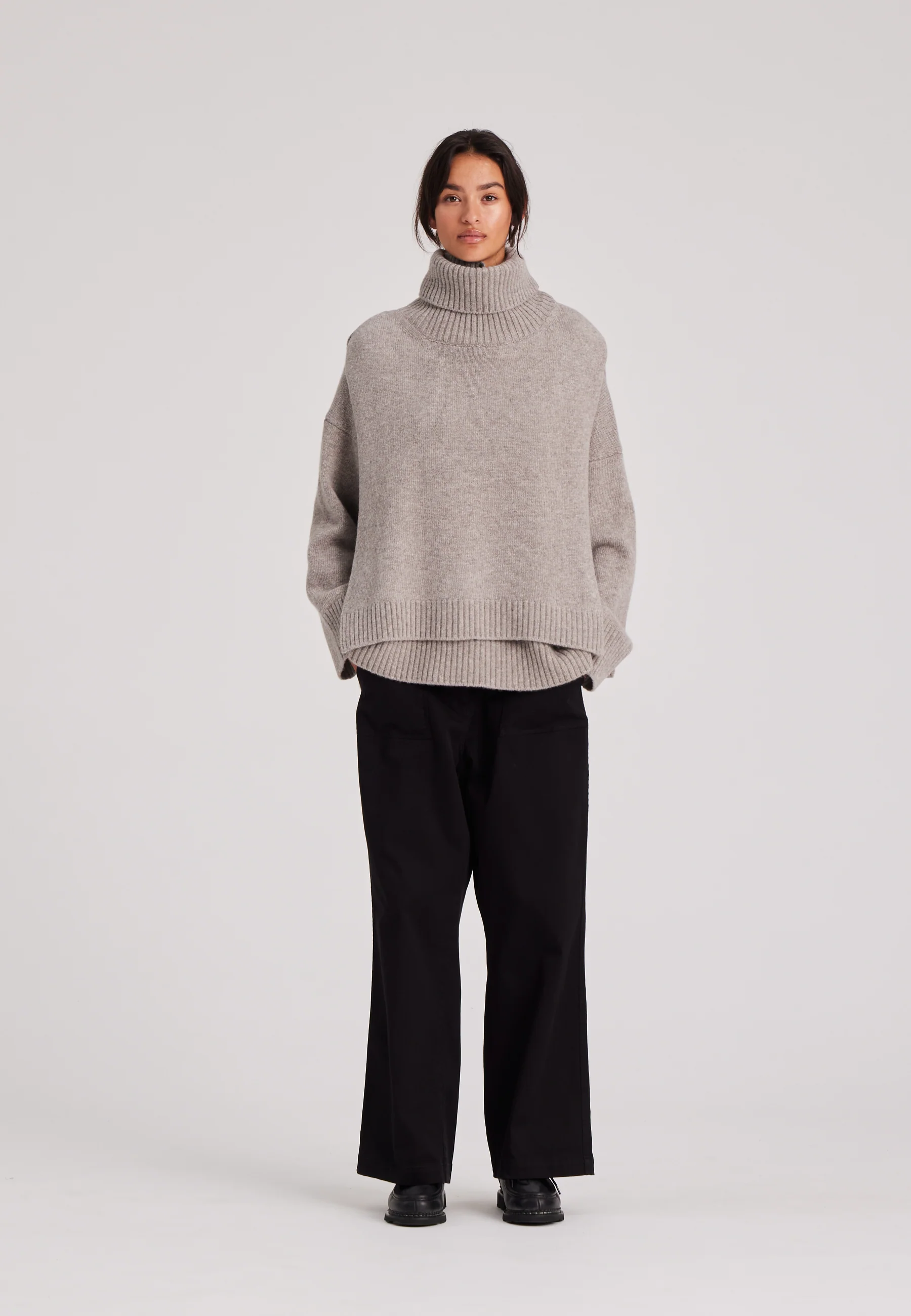 Gai+Lisva  Michelle halsedisse - Stone Grey