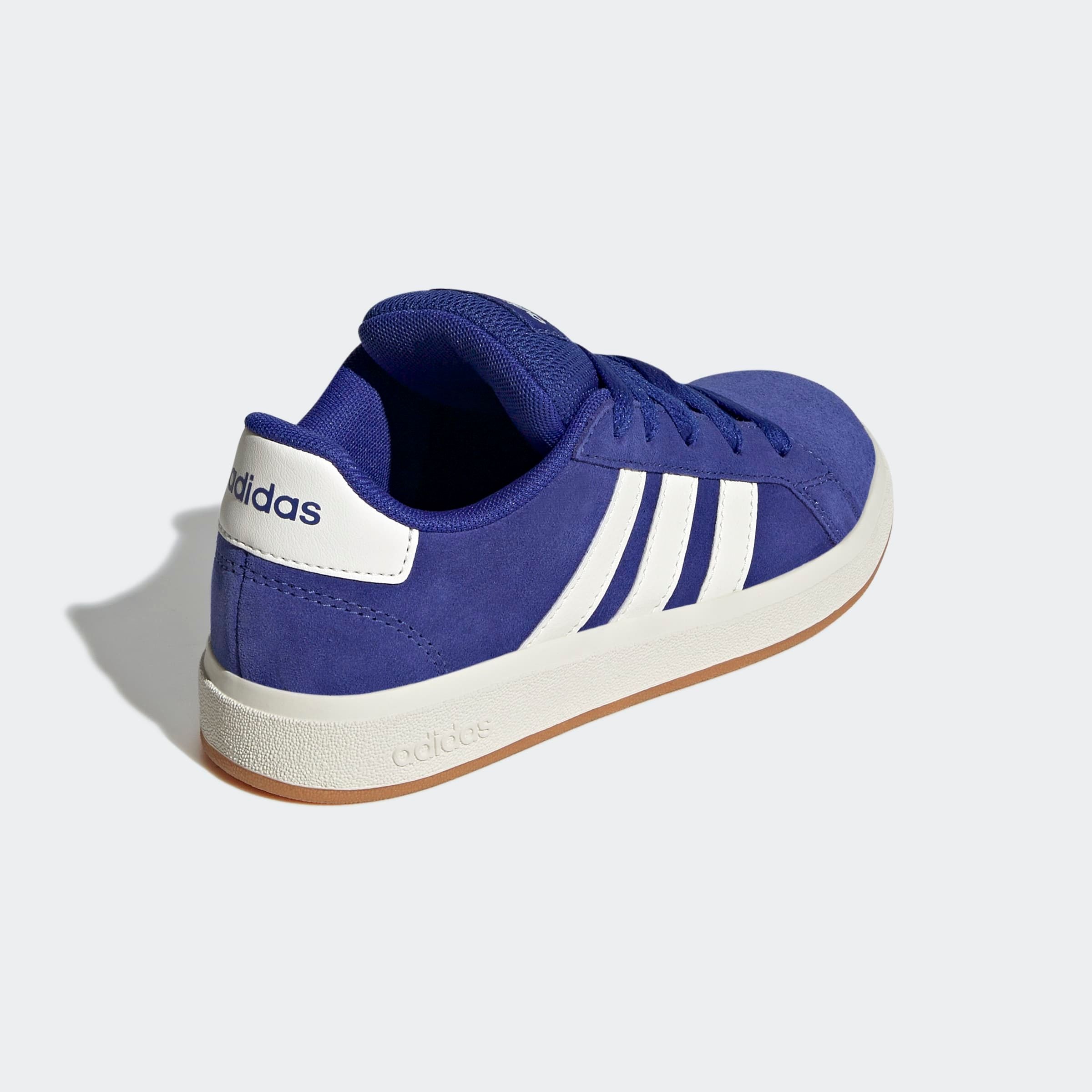 adidas Sportswear Sneaker »GRAND COURT 00S«  Design auf den Spuren des adidas Superstar