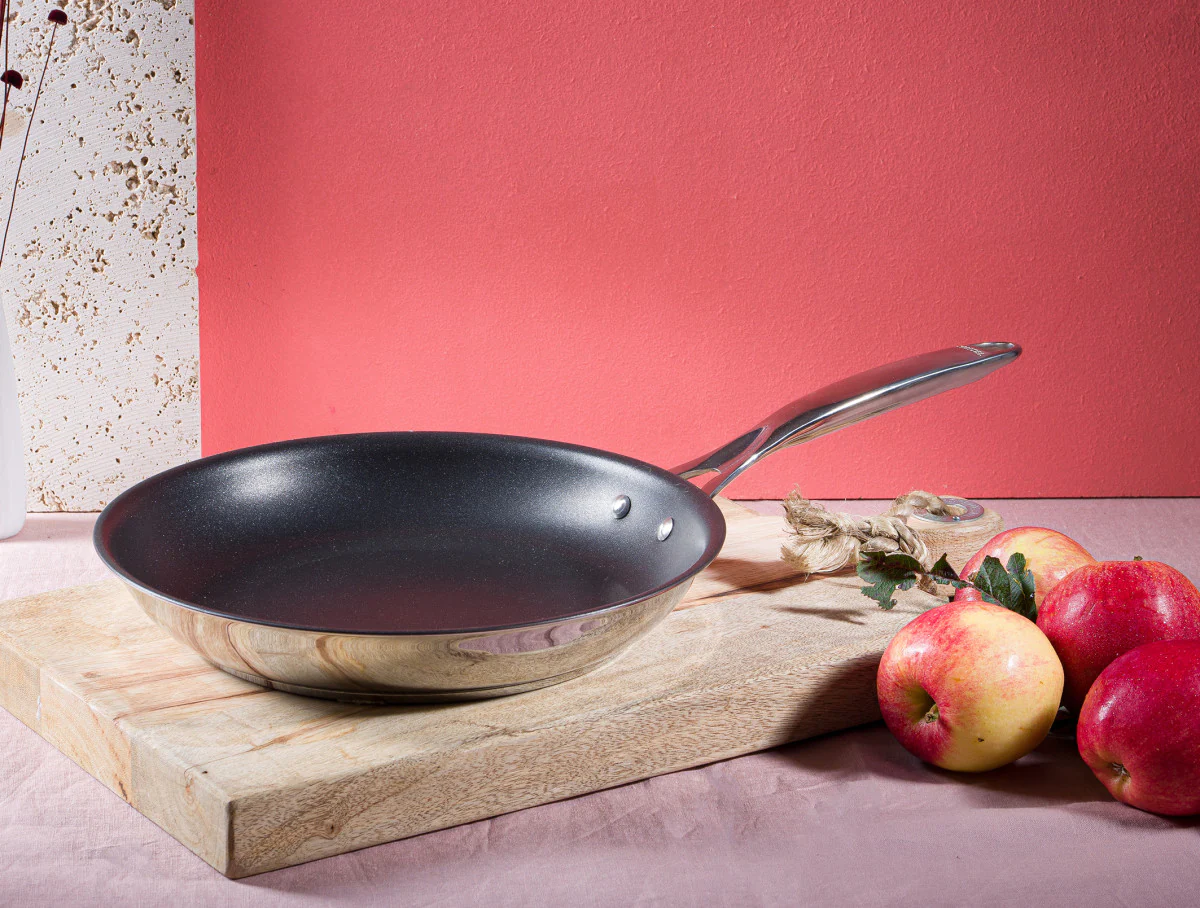 Poêle inox anti-adhésif Exceliss+ Castel'Pro fixe 26cm Cristel