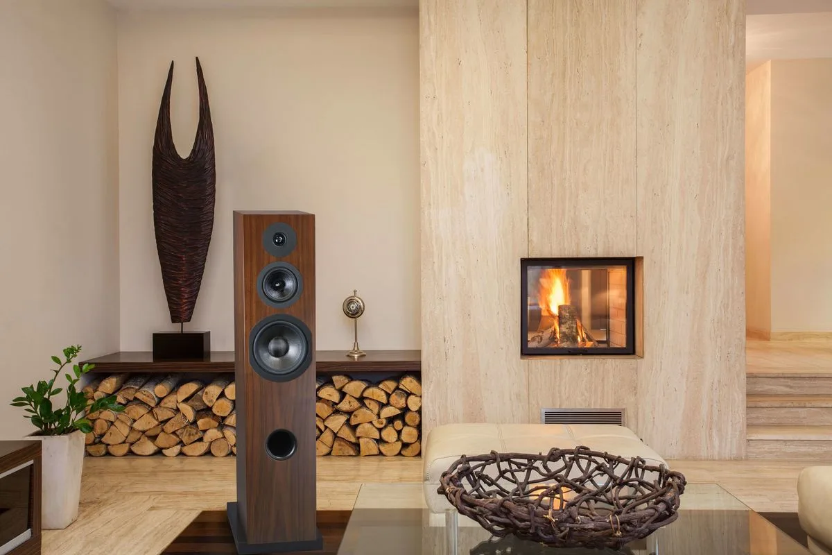 Davis Acoustics Courbet N°8 Noyer (la paire) Enceintes colonne