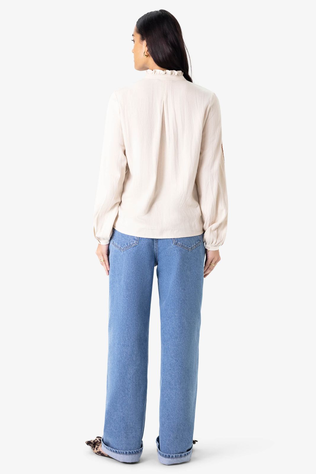 Beige blouse met embroidery