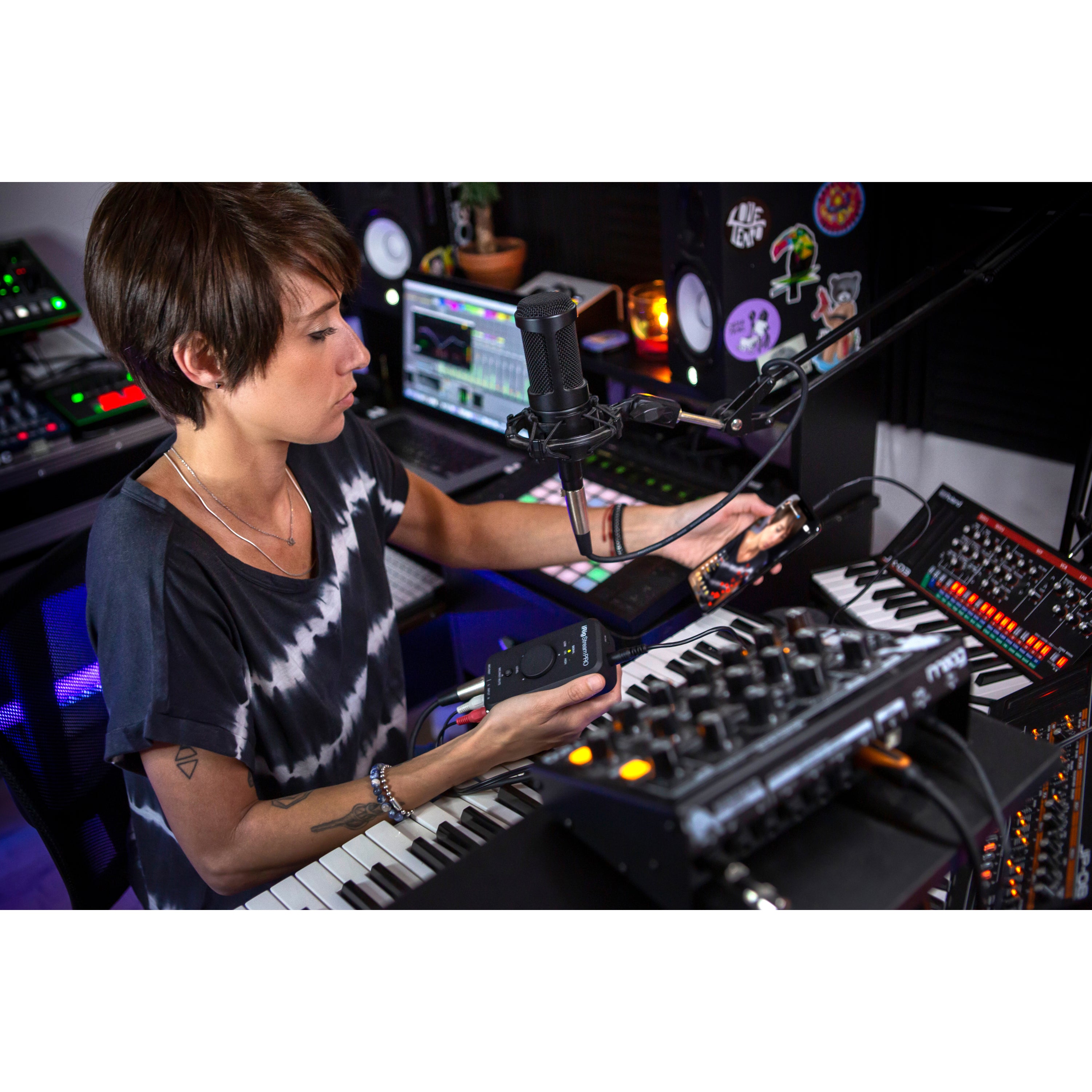 IK Multimedia iRig Stream Pro 4-in, 2-out streaming interface