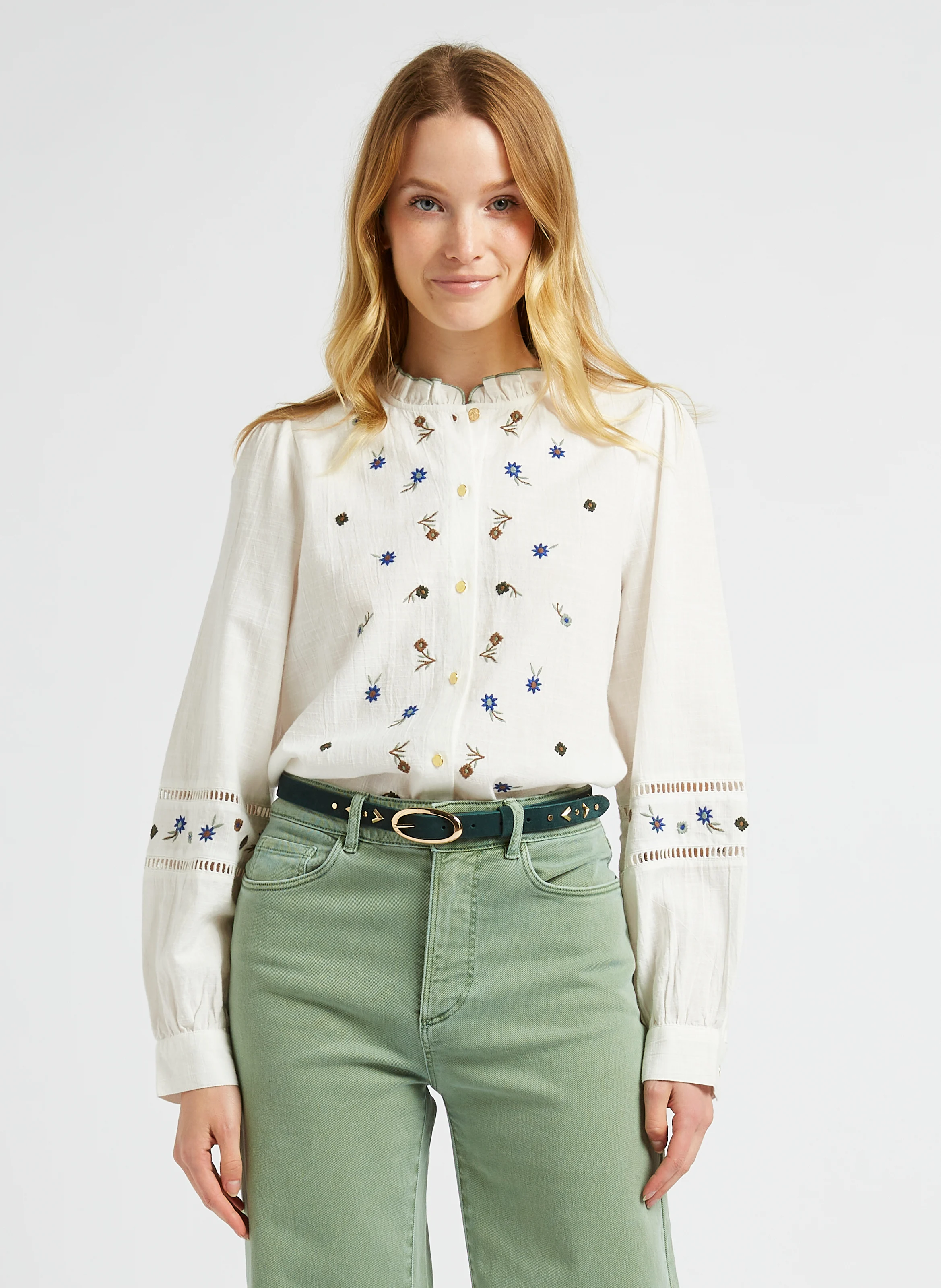 Chemise droite col victorien en coton brodé | Blanc