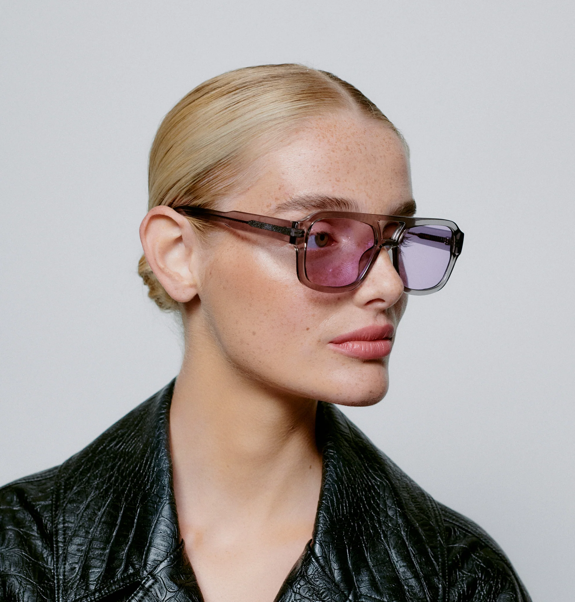 A. Kjærbede  Kaya solbrille - Grey Transparent