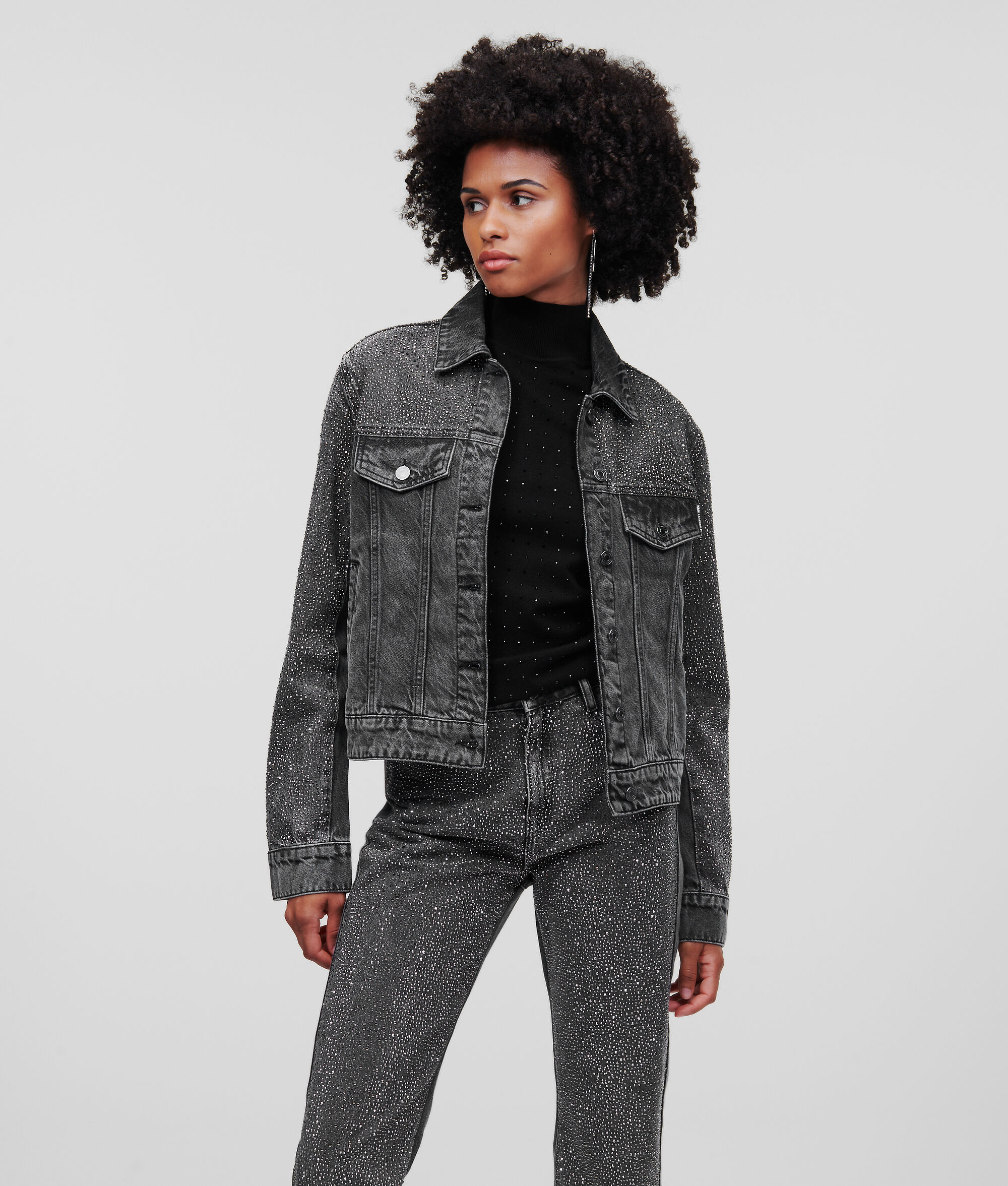 VESTE EN JEAN ORNÉE DE STRASS