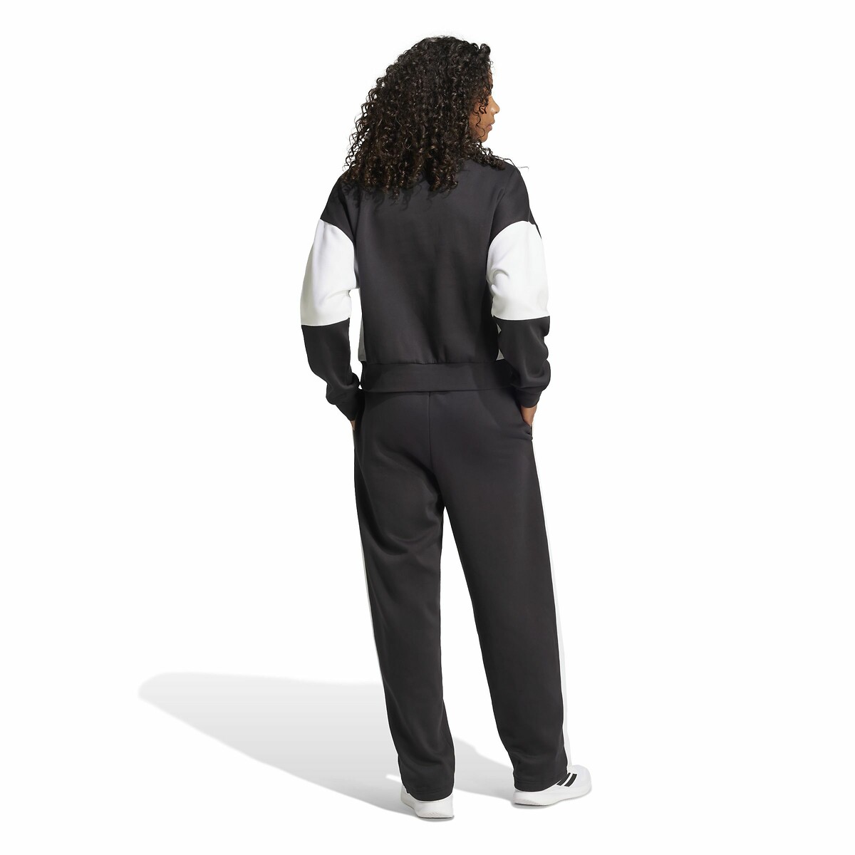 ROUPAS ESPORTIVAS ADIDAS<br>Conjunto de treino Lazydays