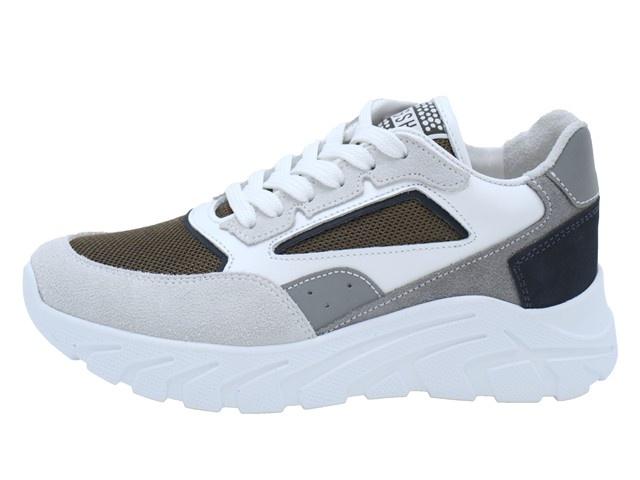 Giga Sneaker