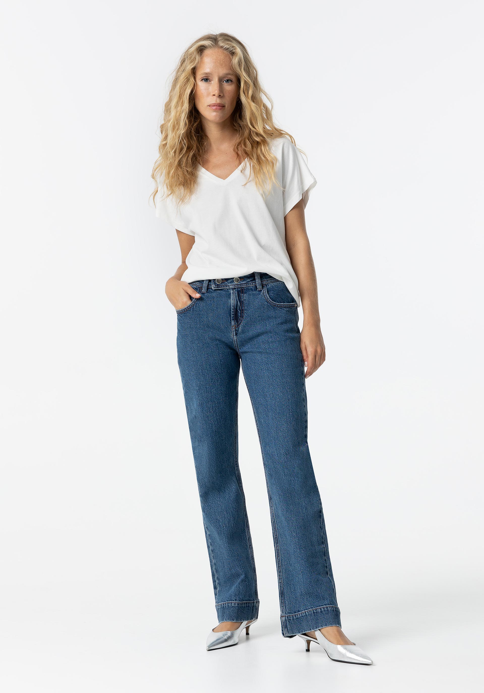 Jeans Straight Fit Cintura Média