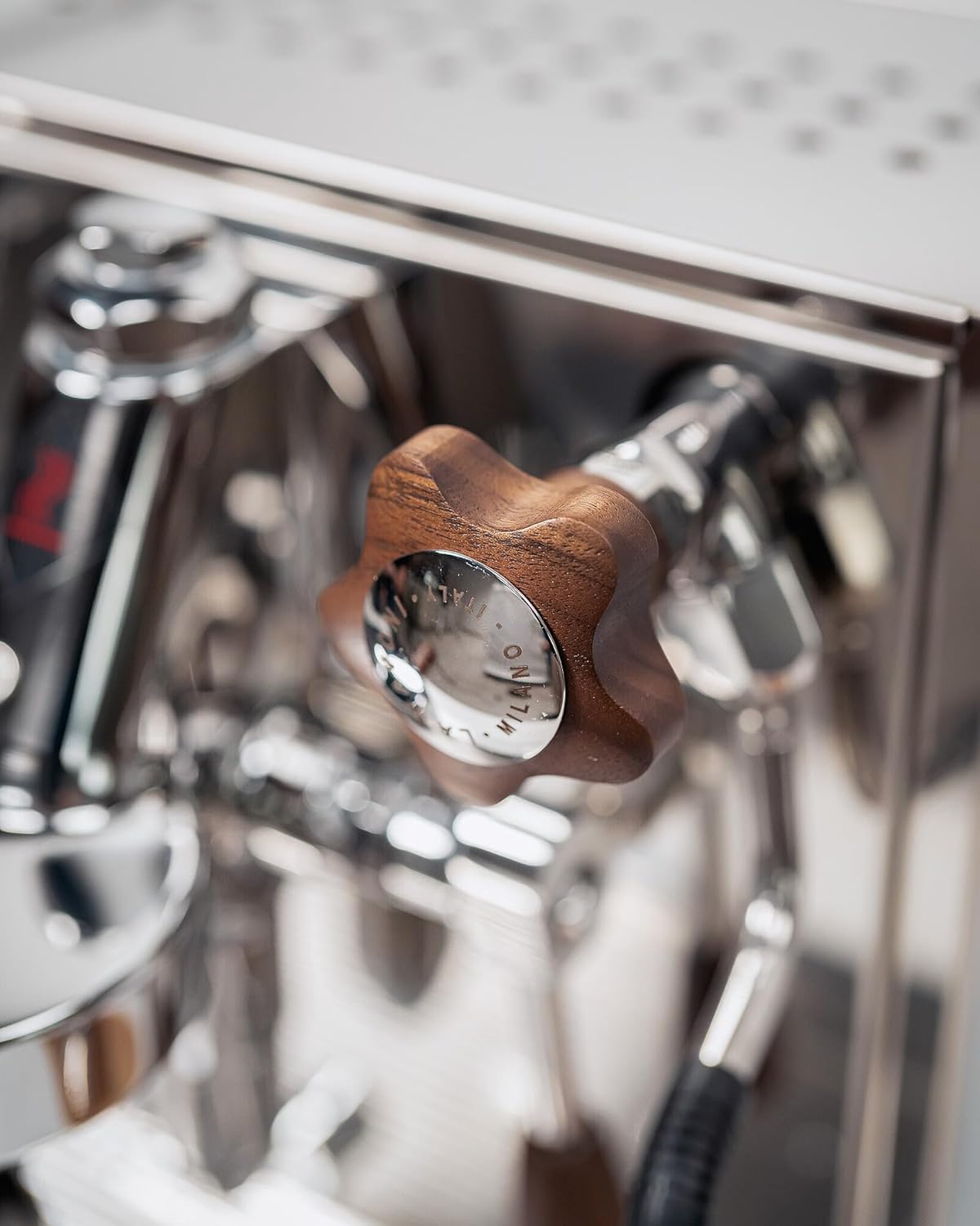 La Pavoni New Cellini Classic, Semiprofessionelle Espresso-Kaffeemaschine LPSCCS01EU, Einzelboiler mit Wärmetauscher, mit Drehventilen, Dampf- und Heißwasserlanze, 1400 W, Edelstahl