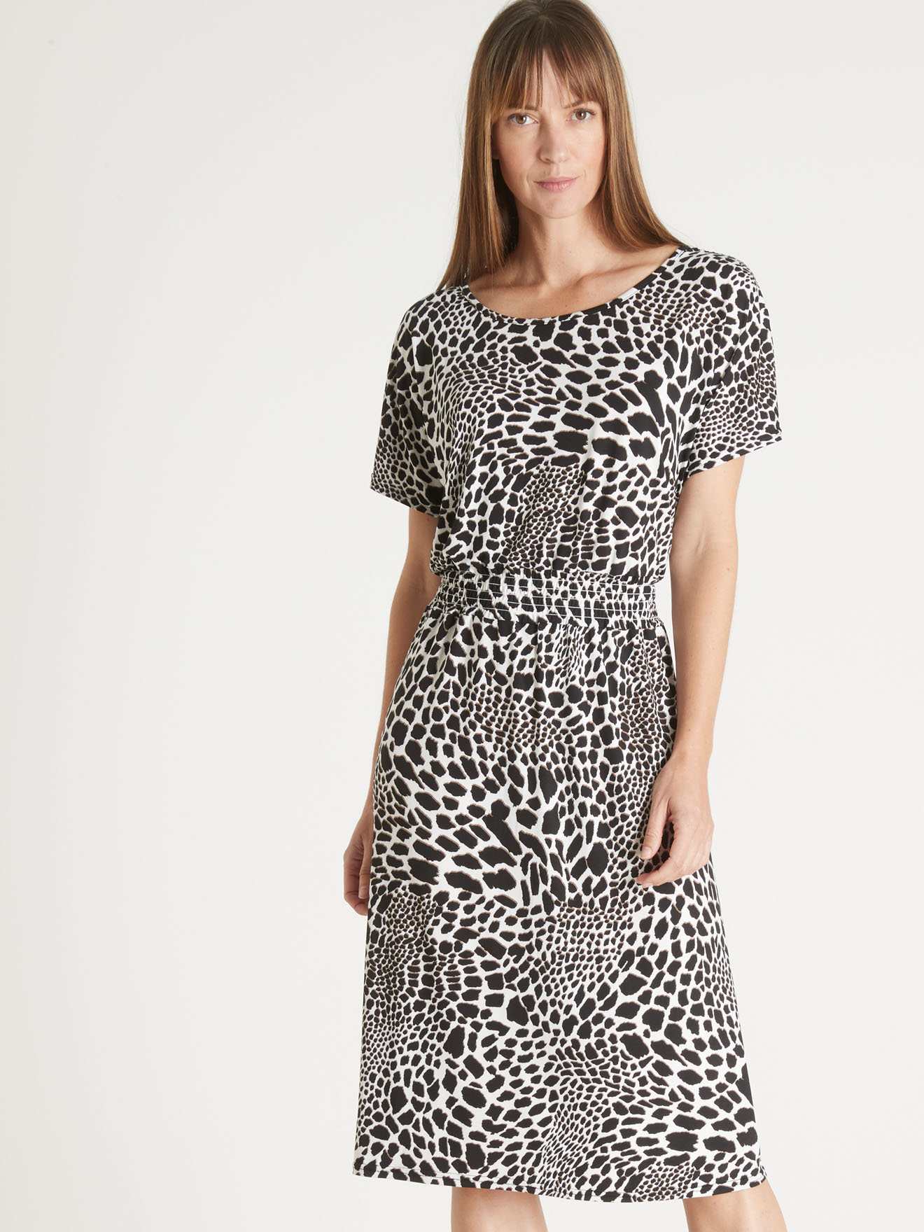 Robe encolure bateau en maille fluide