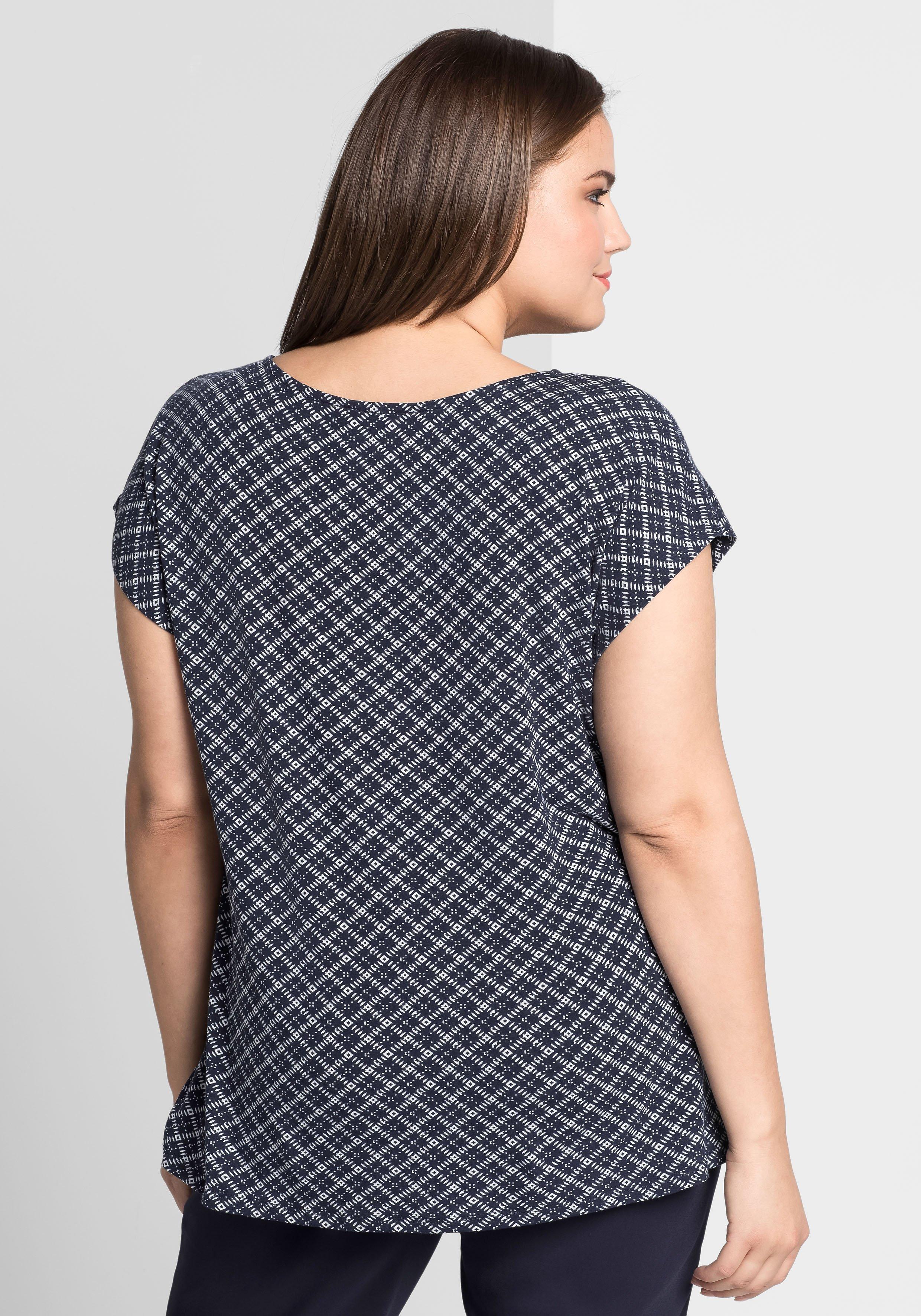 Shirt mit Falten seitlich am Ausschnitt