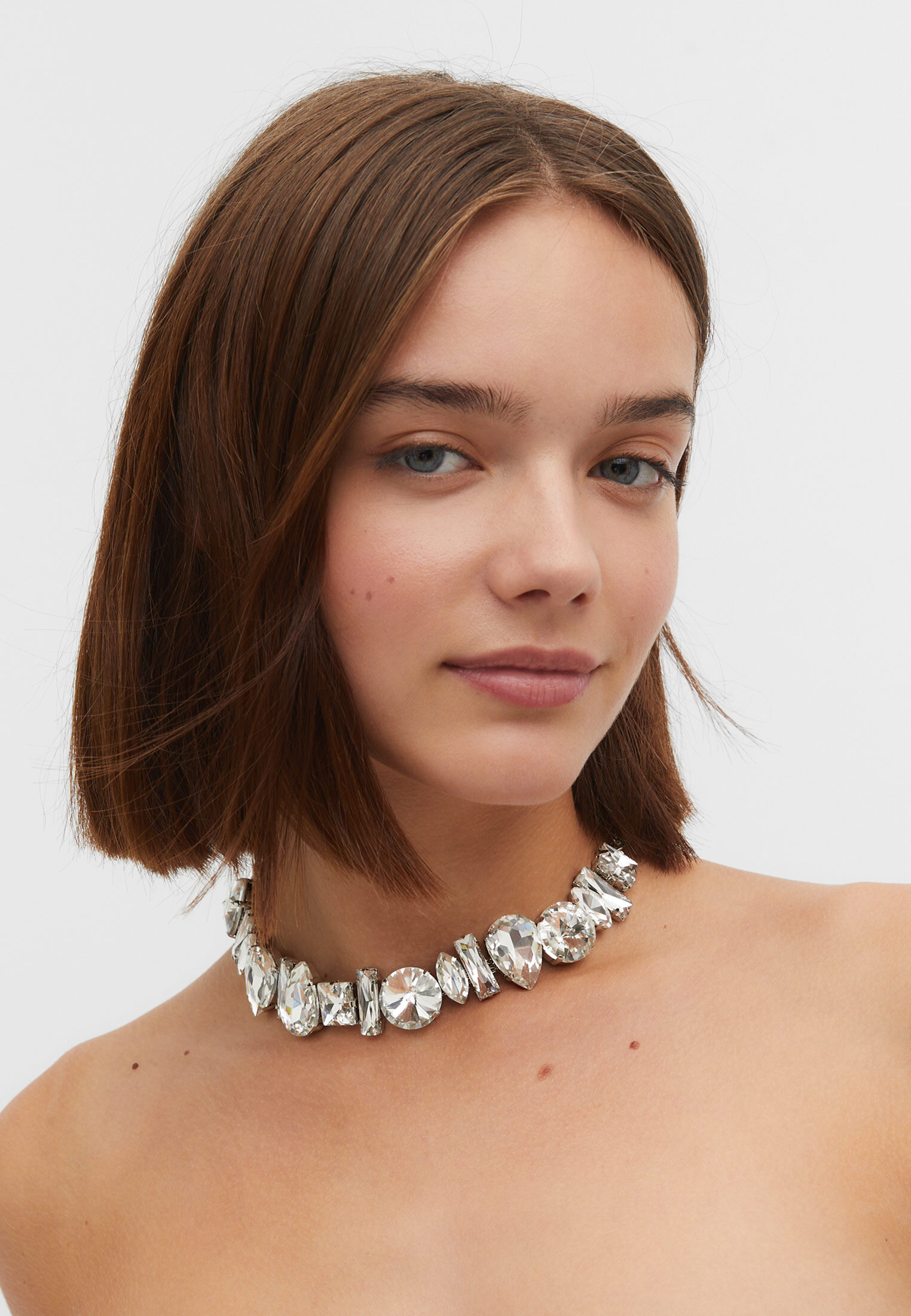 Colar geométrico com strass
