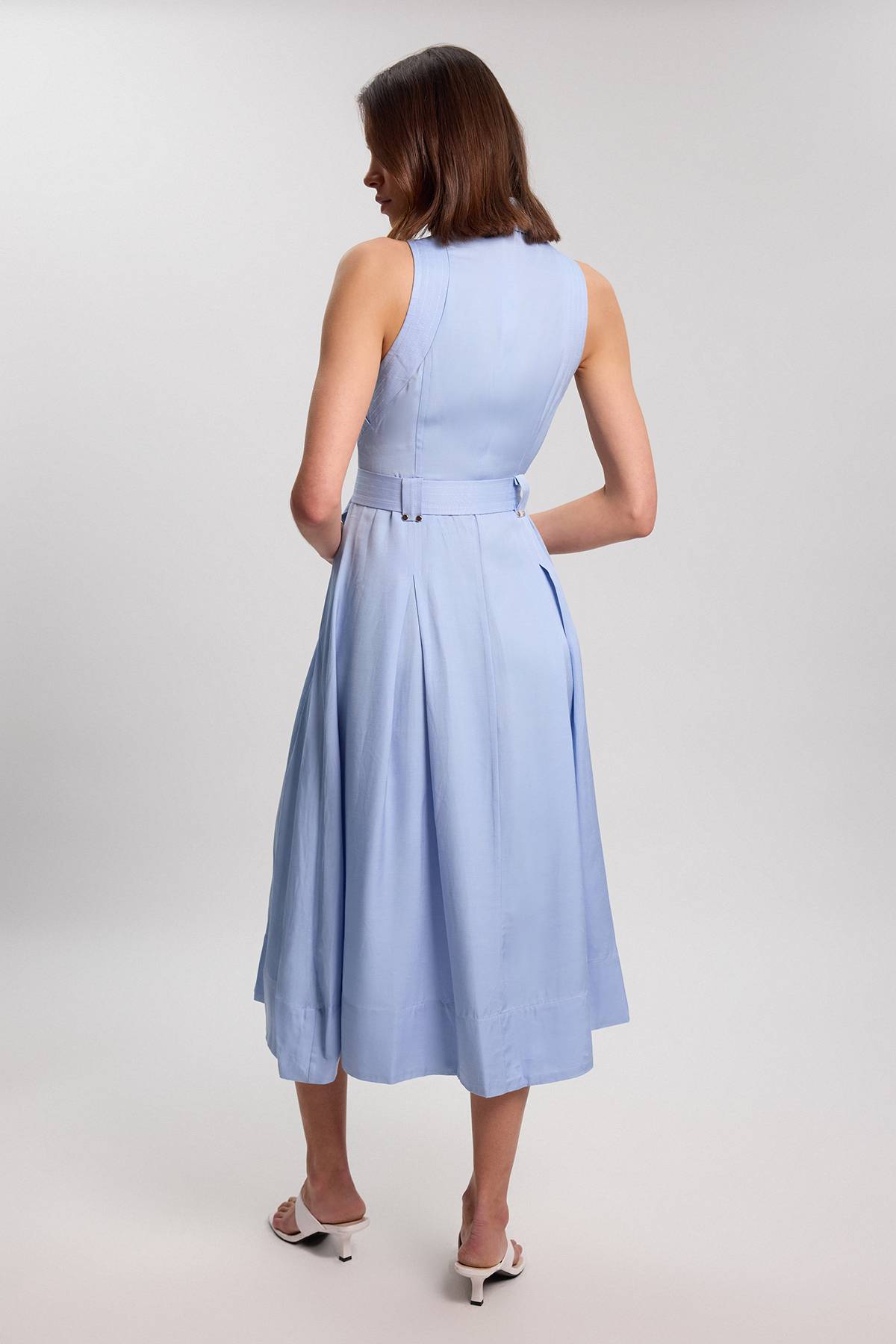 KarenMillen Robe Tissée Premium En Viscose Lin Avec Col Licou, Surpiqûres Et Détail Anneau En D