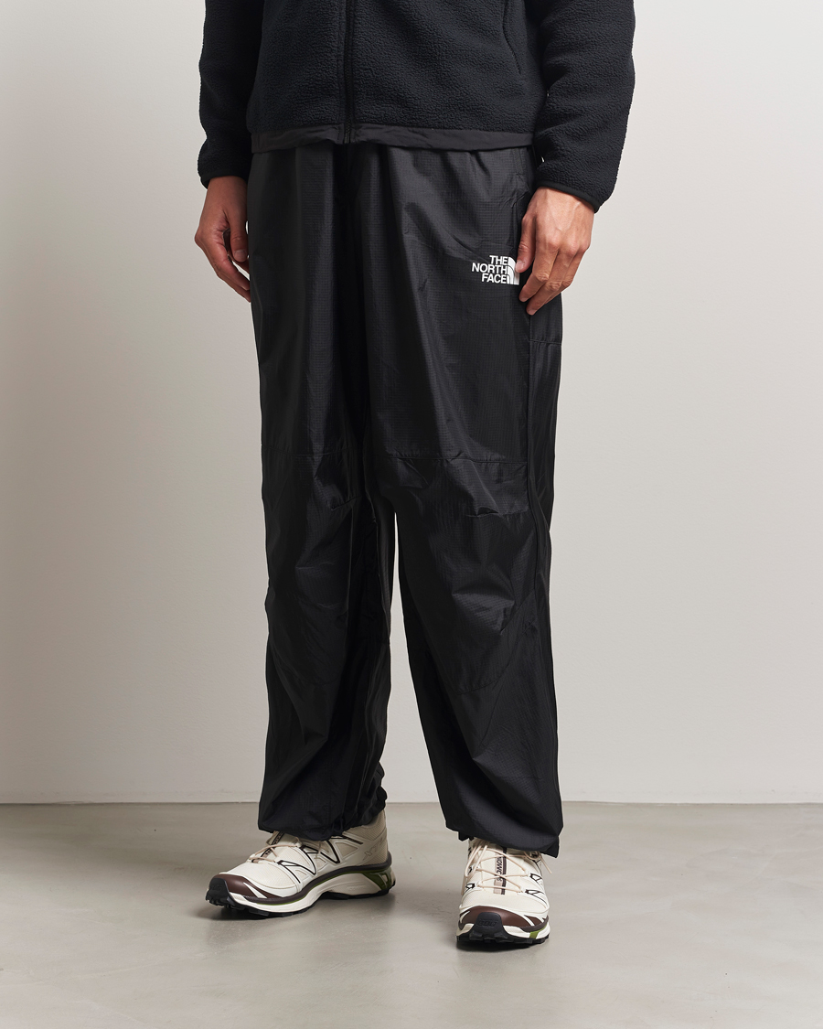 The North Face NSE Wind Track Pants Black