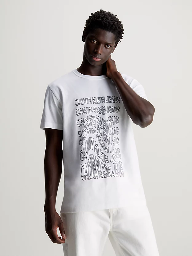 Camiseta com logotipo
