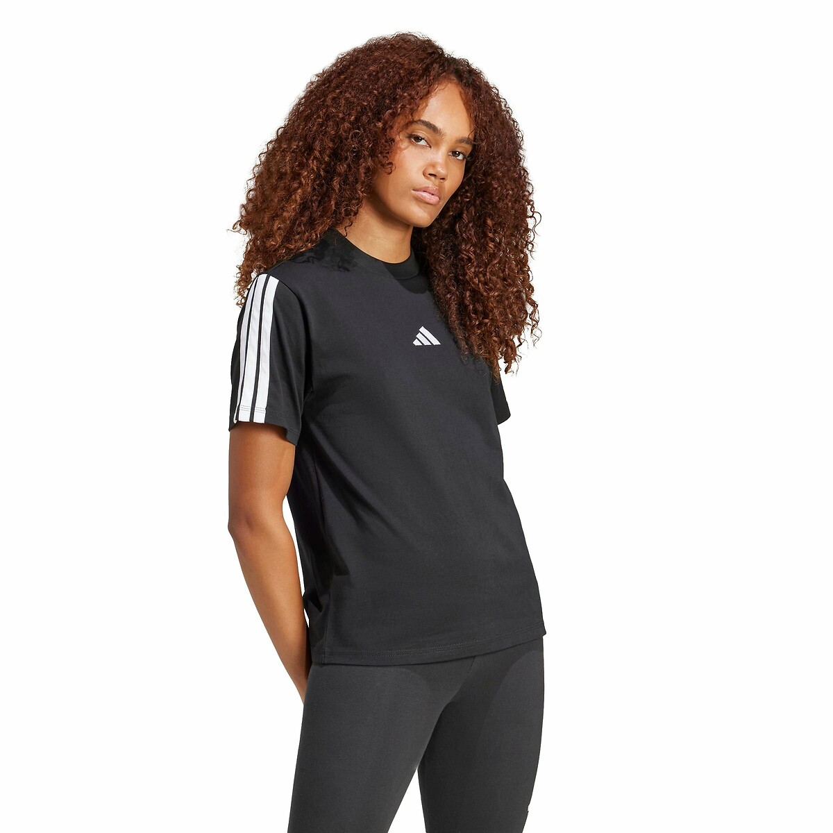 ADIDAS ROUPAS ESPORTIVAS<br>Camiseta Essentials Slim com 3 listras