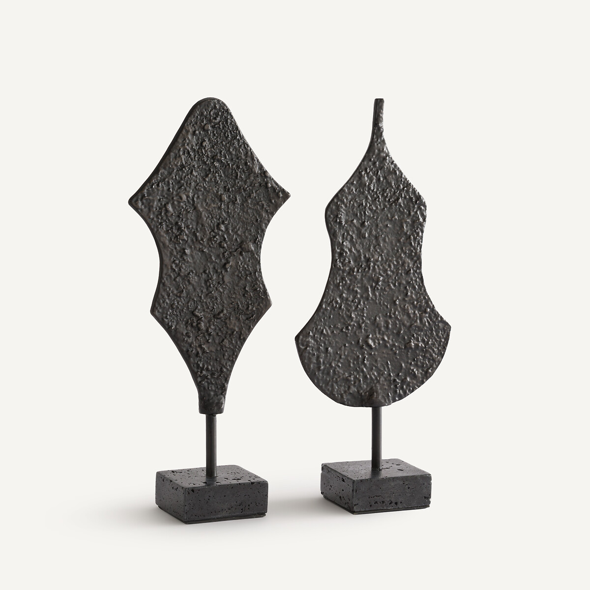 AM.PM<br>Estatueta Sarafu em alumínio fundido