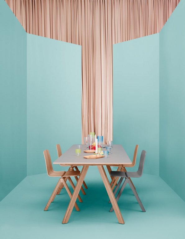 Hay Copenhague tafel CPH30 gelakt eiken 250x90 gelakt deep blue, smokey blue linoleum