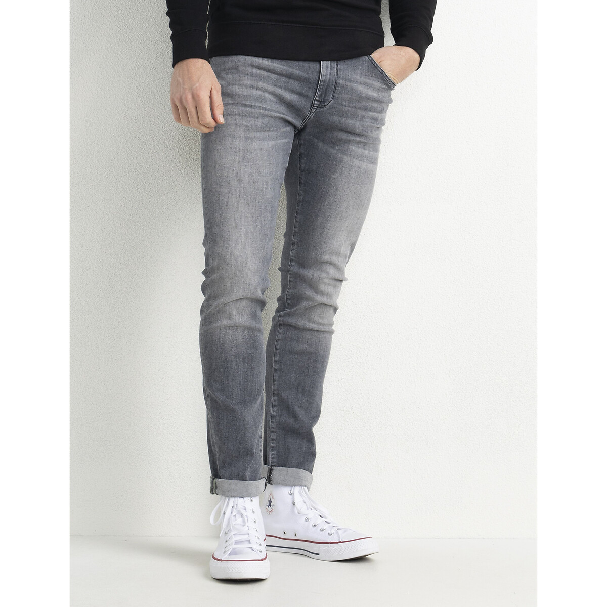 INDÚSTRIAS PETROLÍFERAS<br>Calça jeans slim Supreme Stretch Seaham