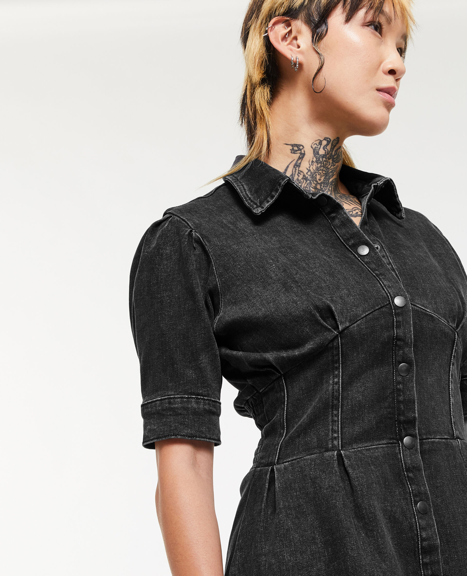 Robe cintrée et courte en jean - Gris foncé