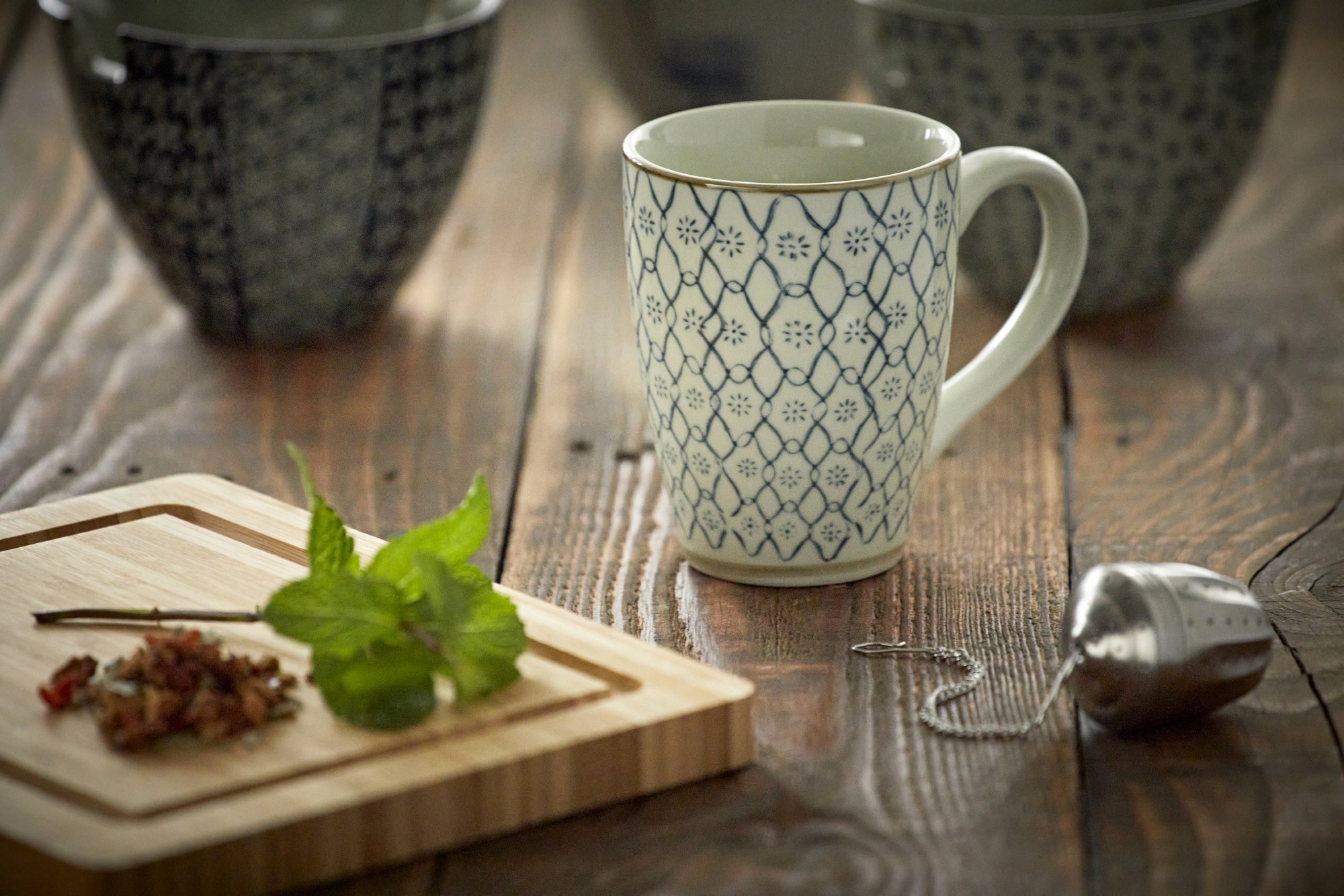 Tasse Gordes 'Netz', blau, hellgrau, H 12 cm, Ø 9,5 cm zu 4,80